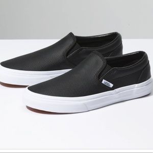 vans asher perforated white